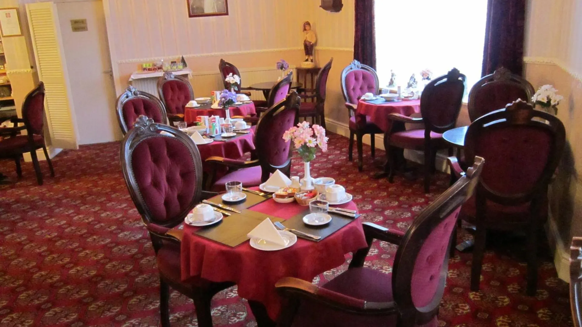 *** ベッド・アンド・ブレックファスト Sussex Hotel ブラックプール イギリス